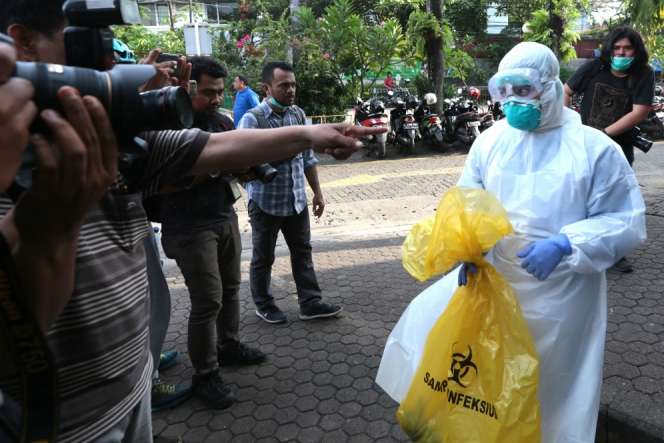 Sterilisasi Restoran Amigos Tempat WNI Diduga Tertular Corona