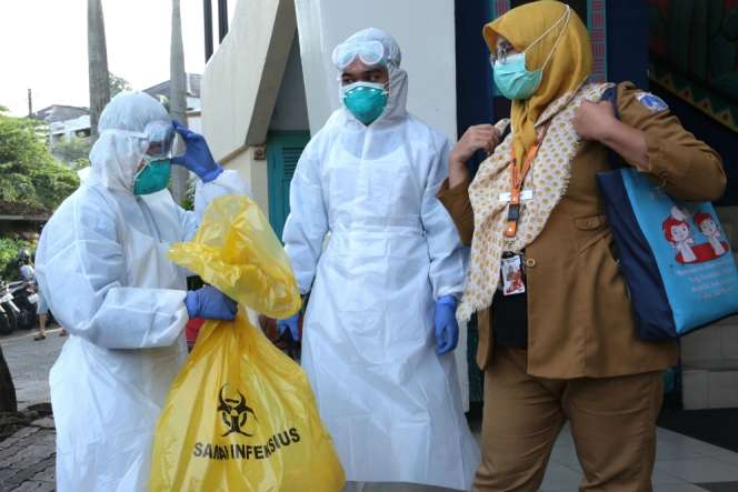 Sterilisasi Restoran Amigos Tempat WNI Diduga Tertular Corona