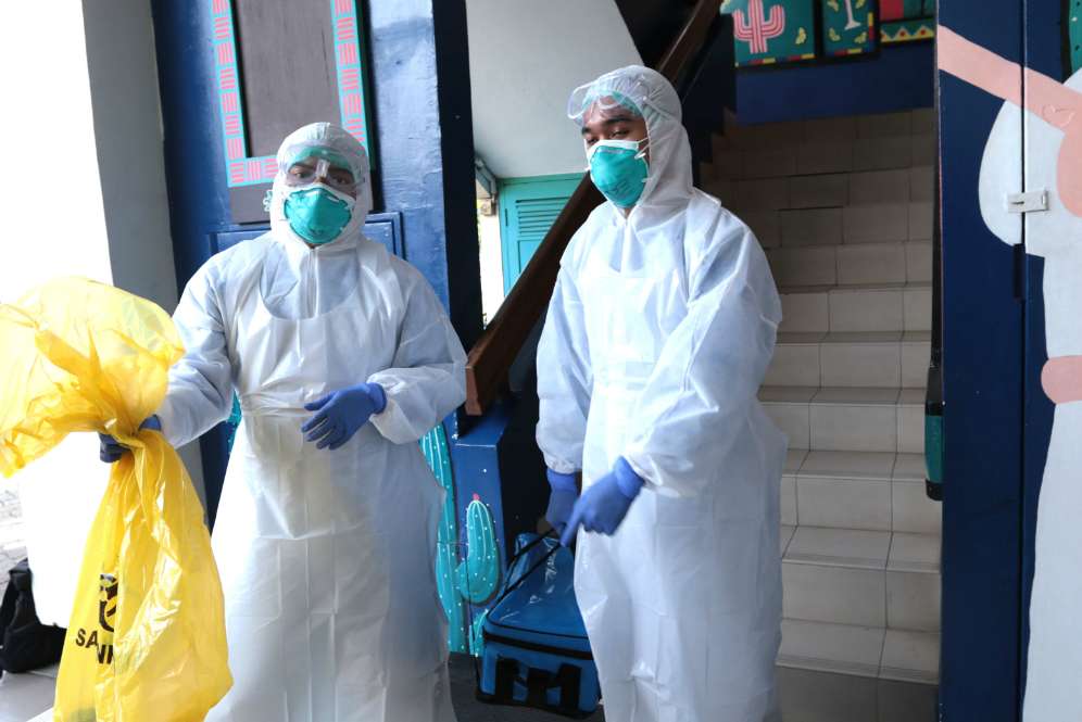 Sterilisasi Restoran Amigos Tempat WNI Diduga Tertular Corona