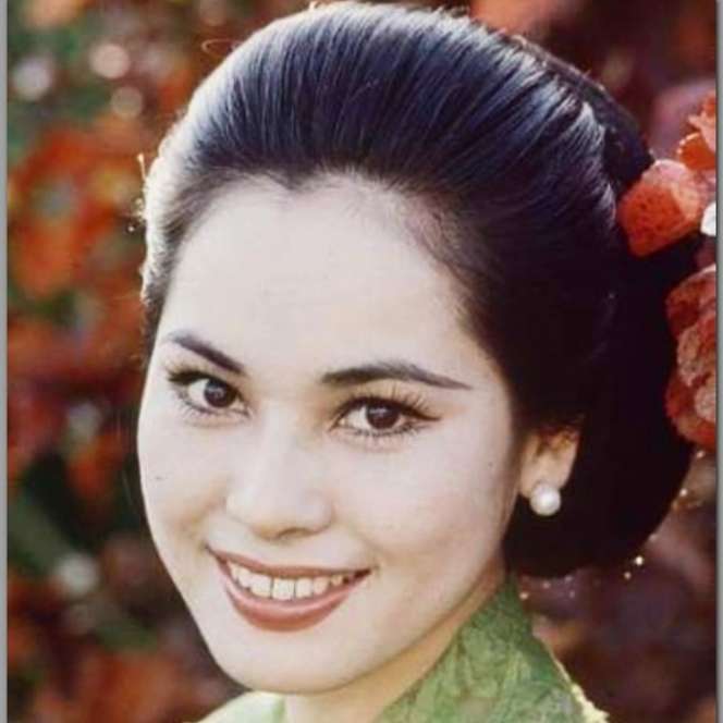Usia 80 Tahun, Penampilan Istri Soekarno Masih Mempesona