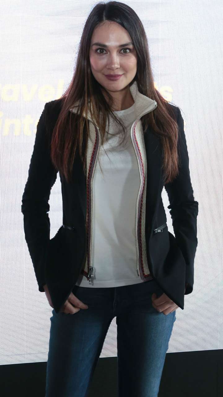 Tips Traveling Seru Budget Pas-pasan ala Luna Maya