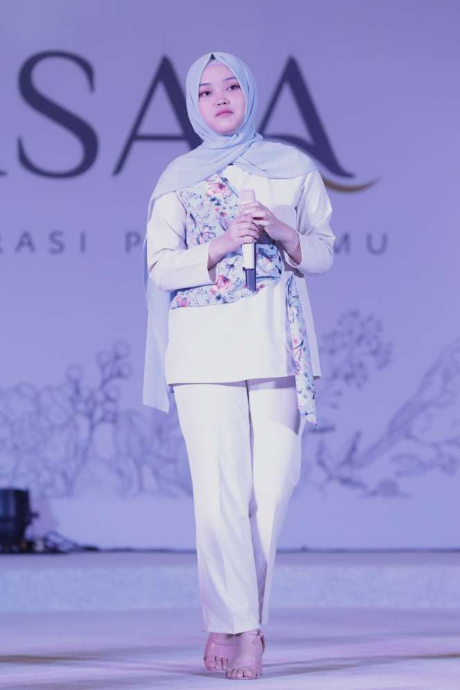 Gaya Hijab Putri Delina, Putri Sule yang Berparas Cantik