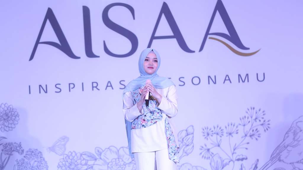 Gaya Hijab Putri Delina, Putri Sule yang Berparas Cantik