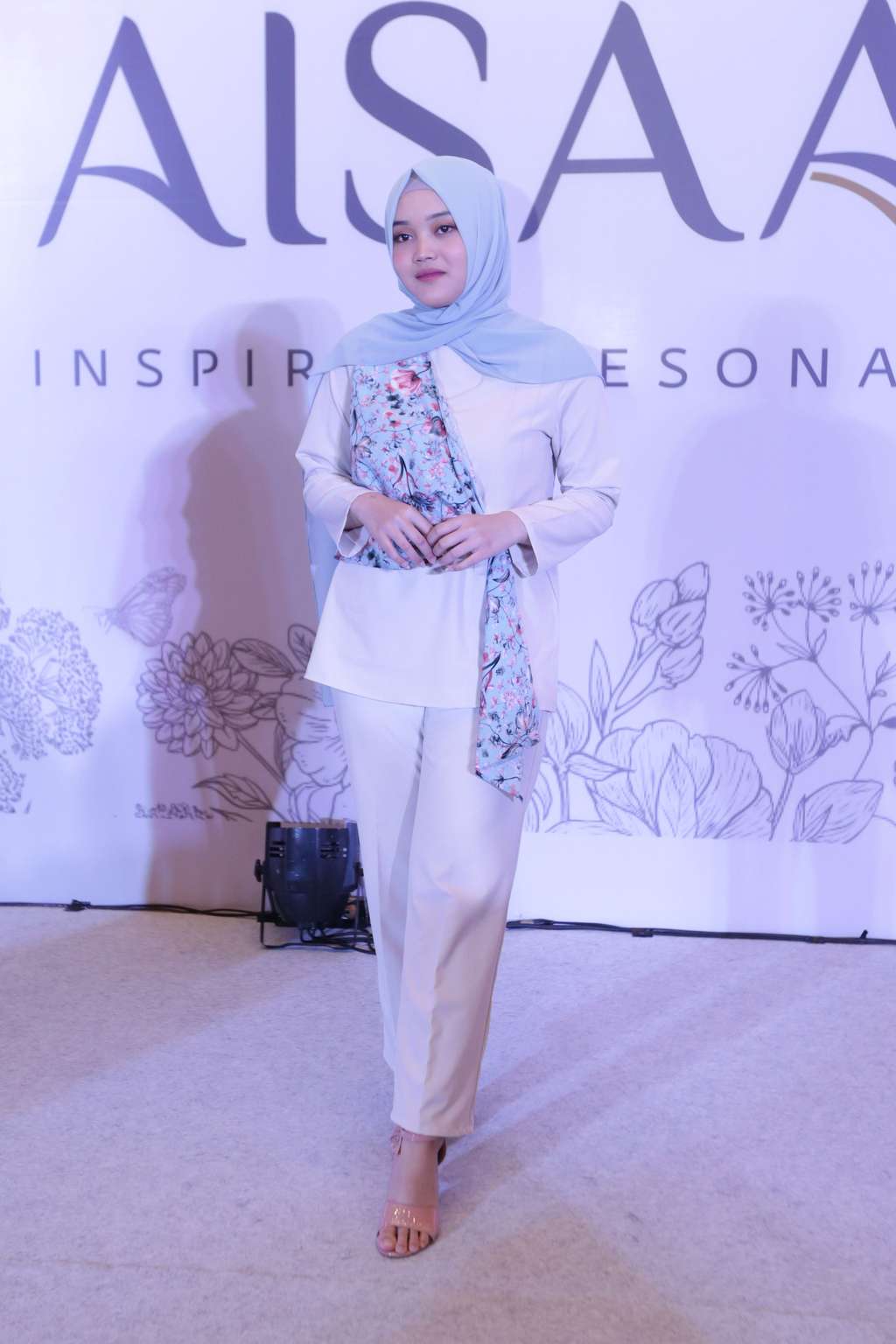 Gaya Hijab Putri Delina, Putri Sule yang Berparas Cantik