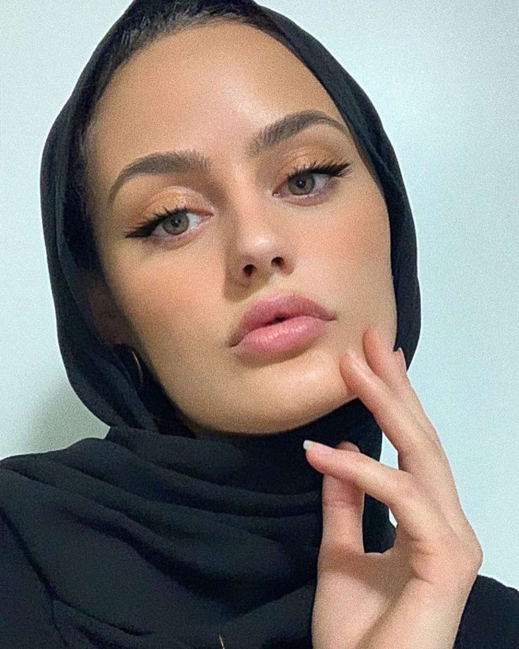 Pesona Emma Maree, Hijaber di Ajang Miss World Australia 2020