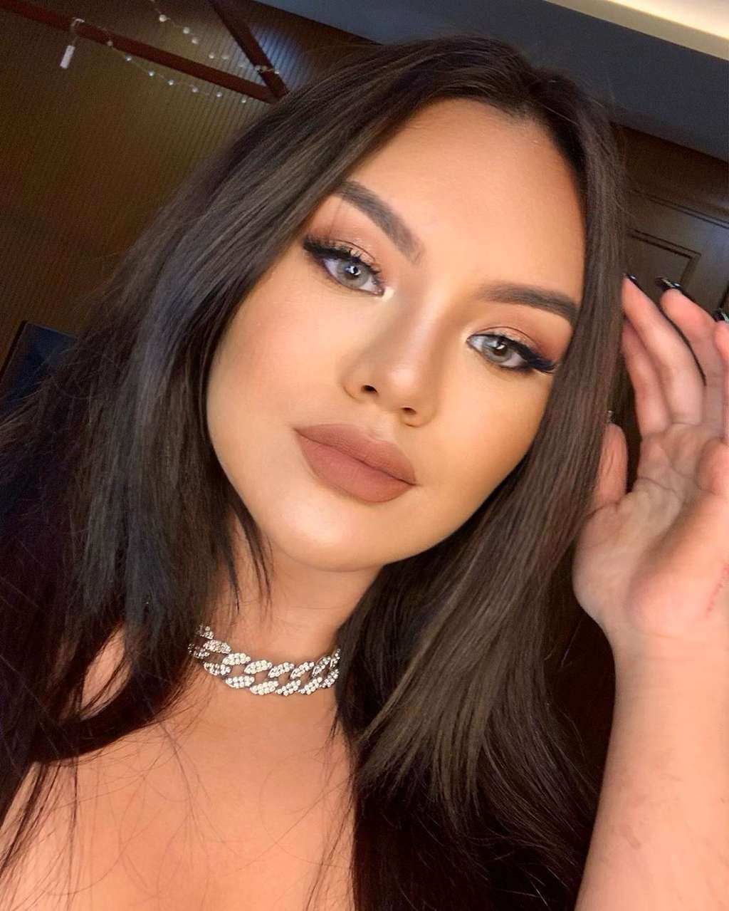Gaya Makeup Shafa Harris Disorot