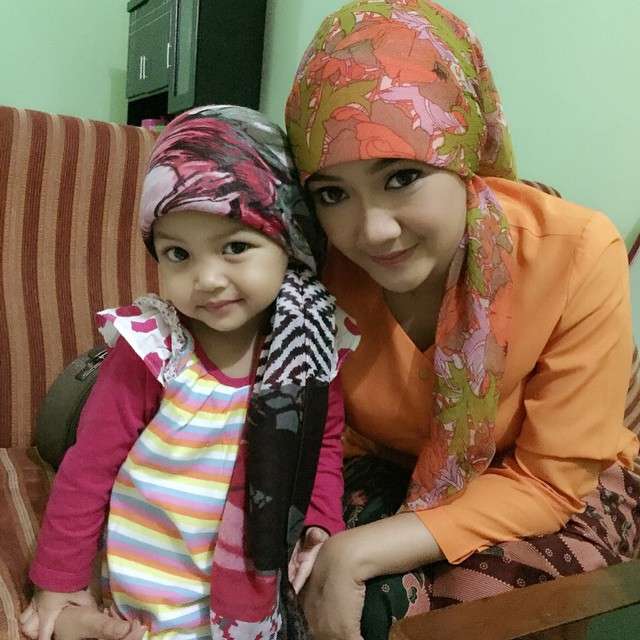 6 Potret Rheina Ipeh Dulu dan Sekarang