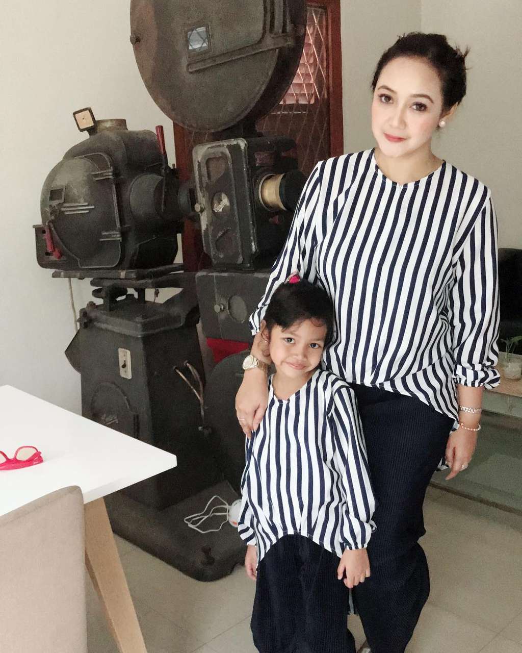 6 Potret Rheina Ipeh Dulu dan Sekarang