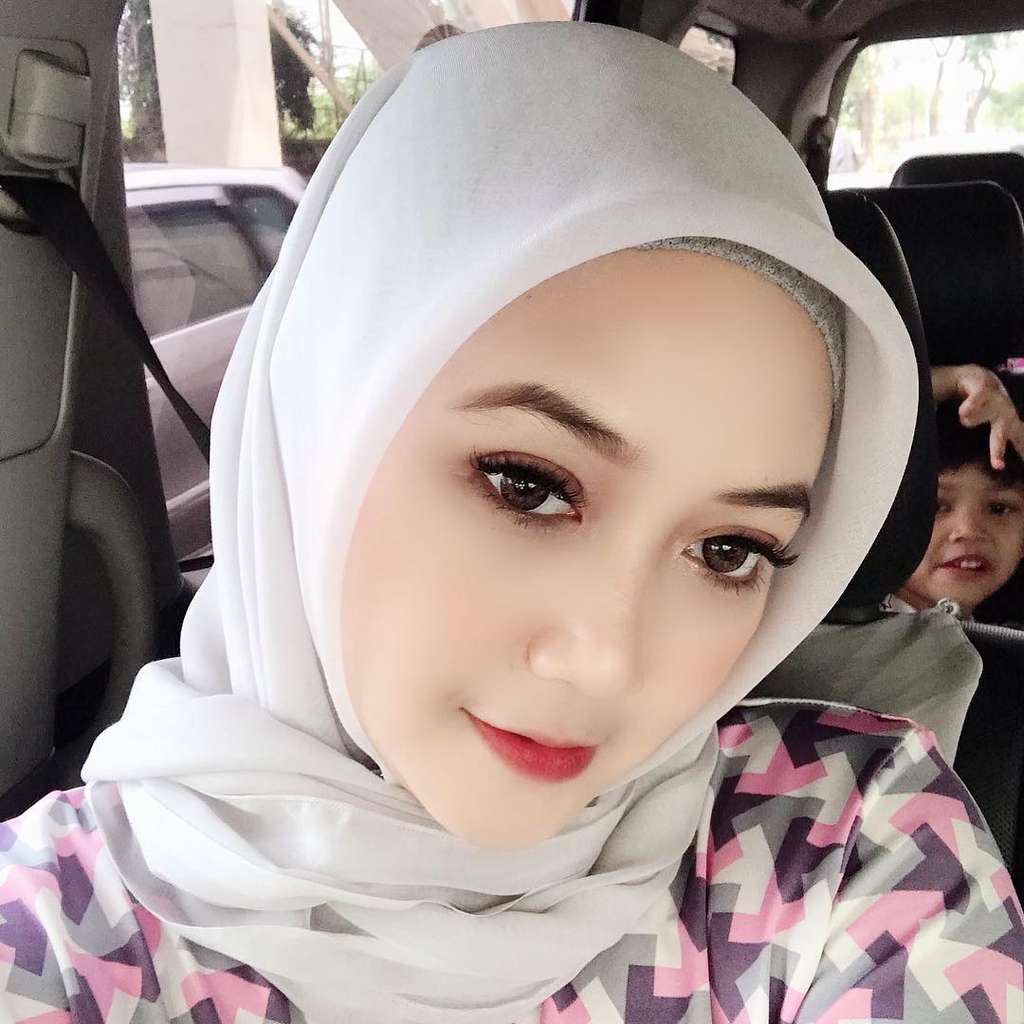 6 Potret Rheina Ipeh Dulu dan Sekarang