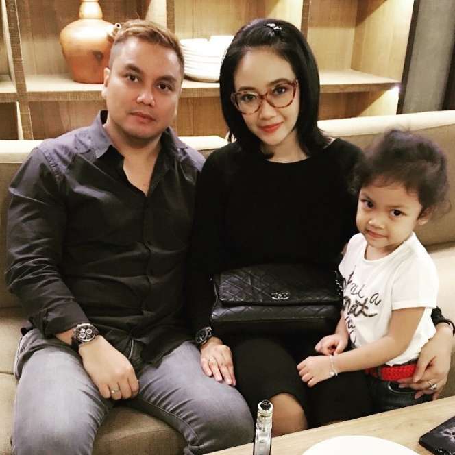 6 Potret Rheina Ipeh Dulu dan Sekarang