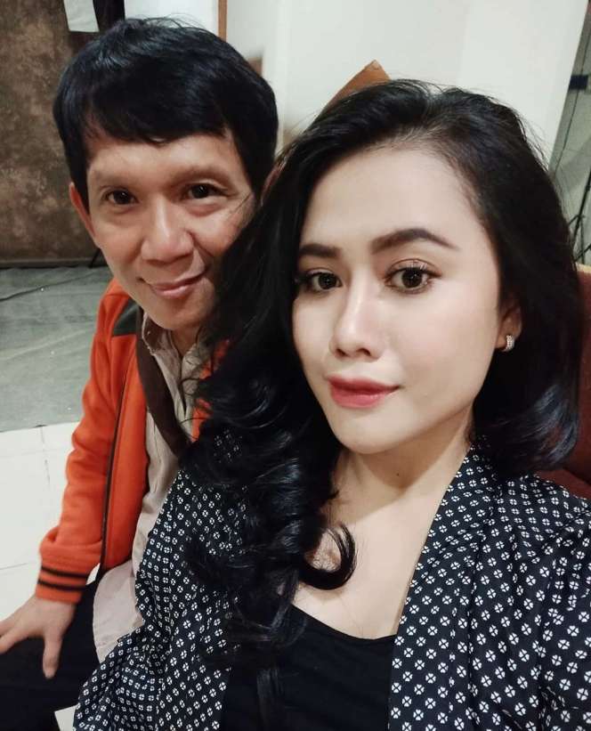 5 Istri Cantik Komedian Indonesia, Jarang Terekspose