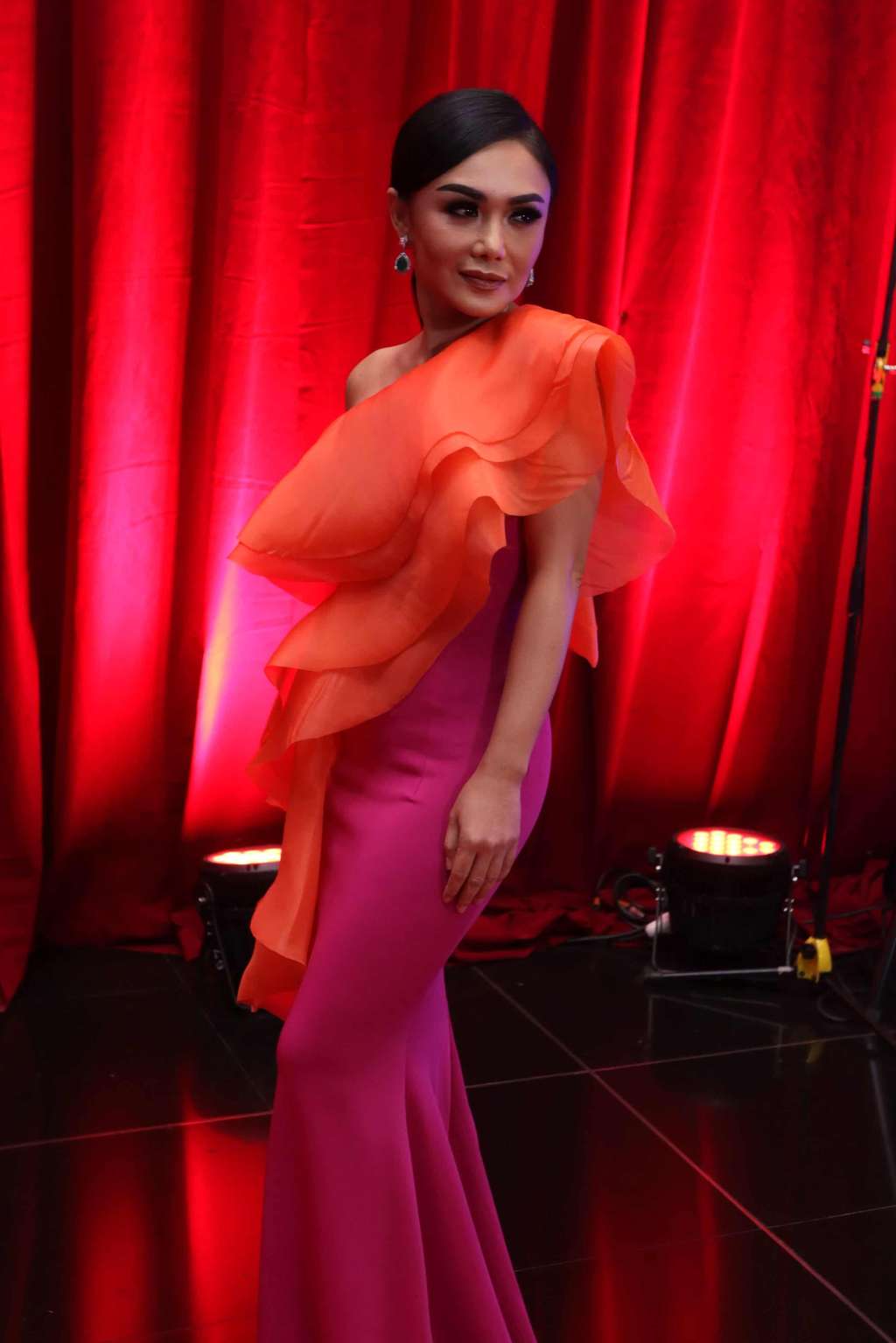 Penampilan Stylish Yuni Shara, Masih Kayak ABG