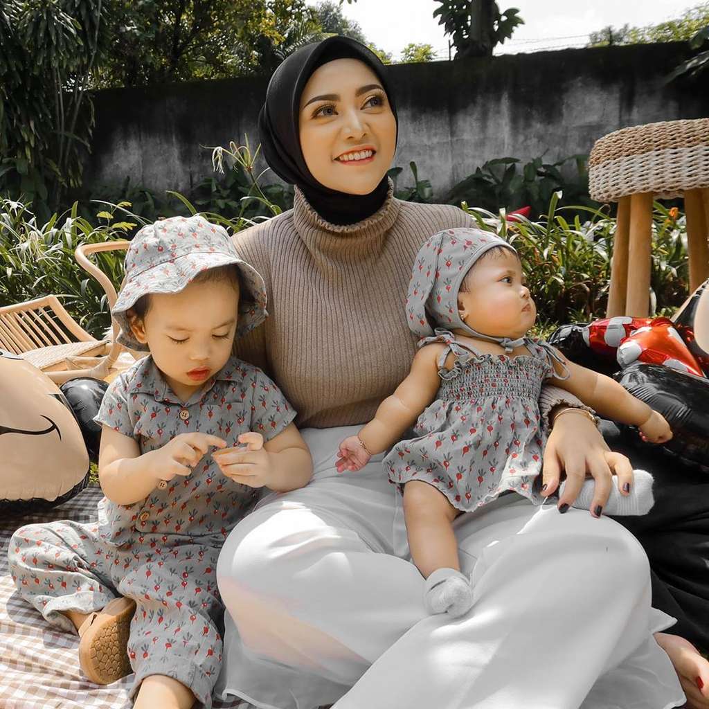 Bantu Perangi Corona, Ini 7 Gaya Sederhana Rachel Vennya 