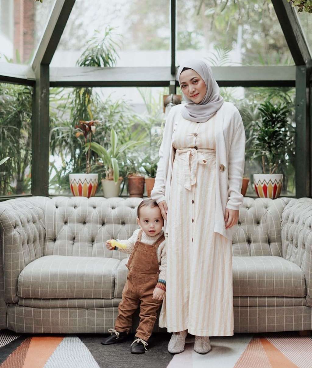 Bantu Perangi Corona, Ini 7 Gaya Sederhana Rachel Vennya 