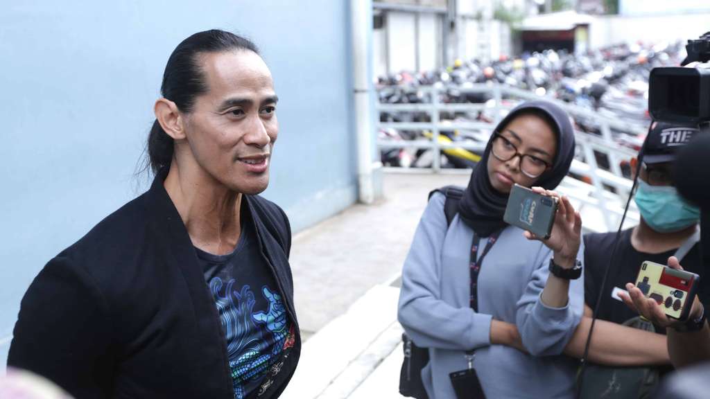 Tips Ade Rai Hadapi Virus Corona