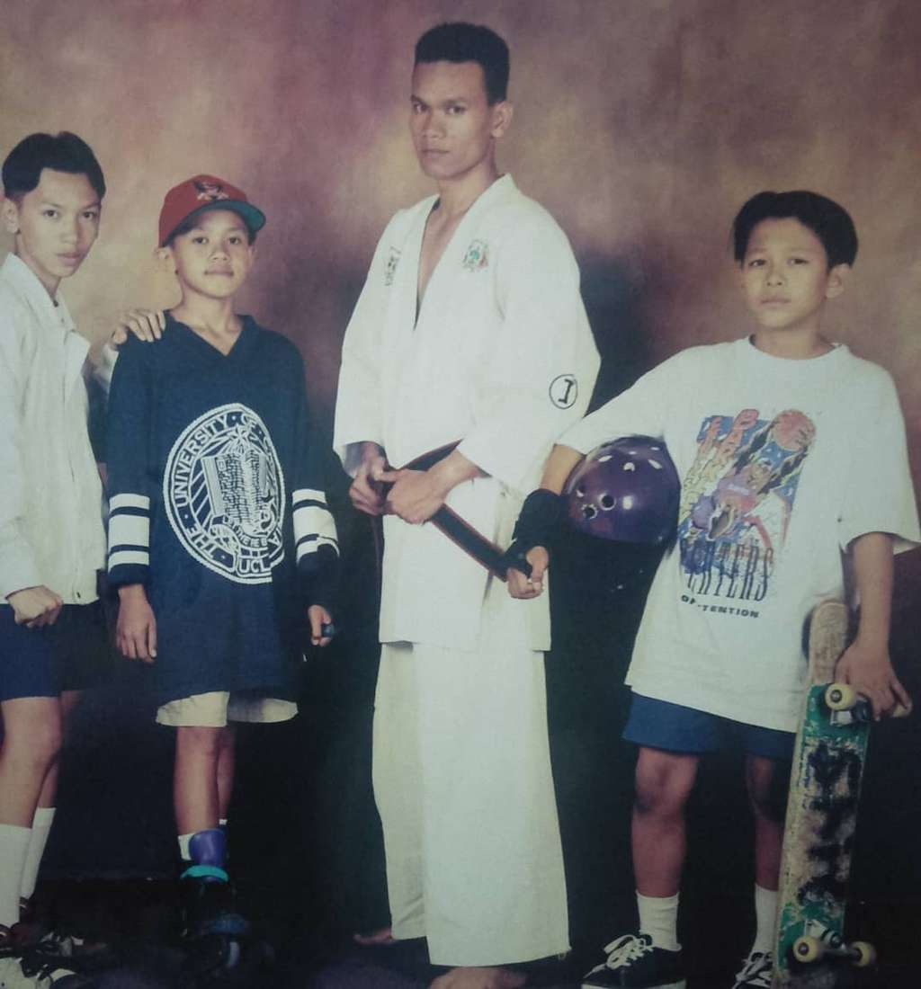 5 Gaya Rambut Belah Tengah Ariel NOAH Zaman SMP