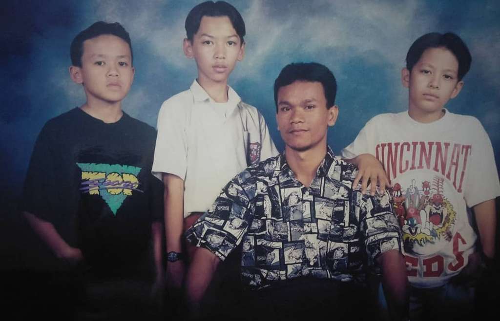 5 Gaya Rambut Belah Tengah Ariel NOAH Zaman SMP