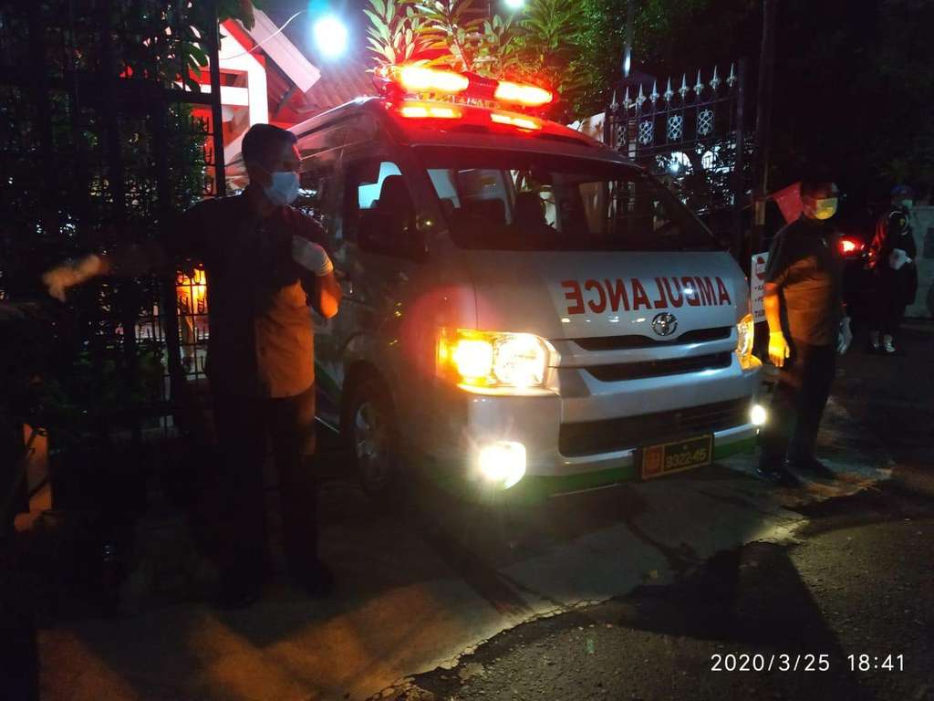 Ibunda Meninggal, Jokowi Tiba di RST Slamet Riyadi