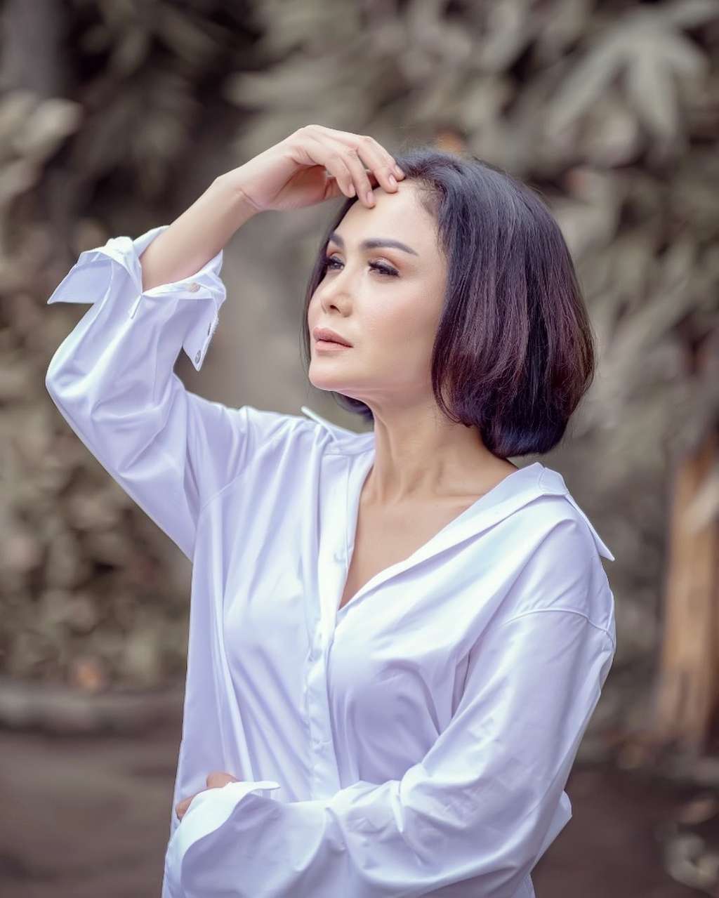 Kepoin Kegiatan Yuni Shara di Rumah Aja: Berjemur Santuy