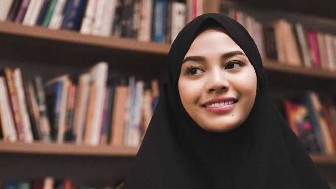 5 Potret Aurel Hermansyah Berhijab, Cantiknya Bikin Adem