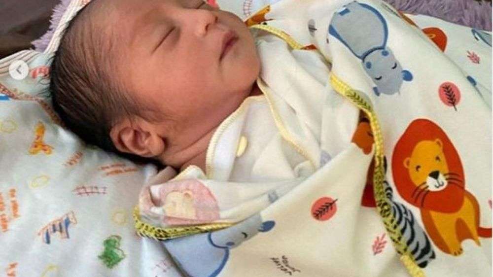 5 Potret Lucu dan Tampannya Bayi Mandra, Bikin Gemes!