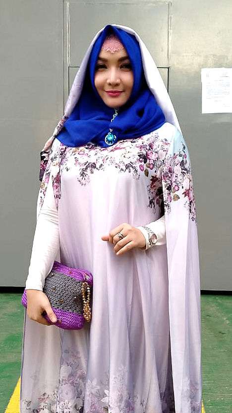 Wajah Bahagia Roro Fitria Dibebaskan karena Virus Corona
