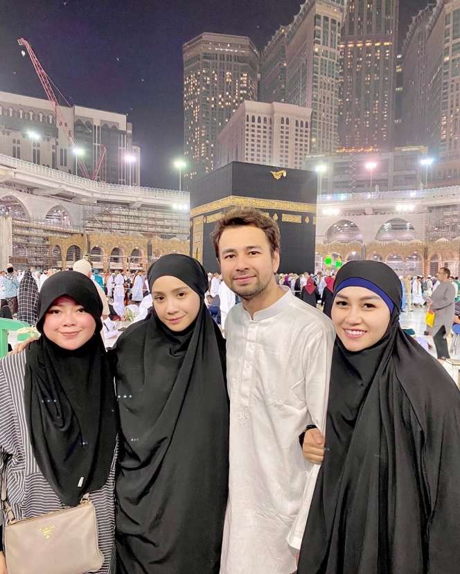 Tak Terekspos, Wanita di Balik Sukses Raffi Ahmad Jadi Artis