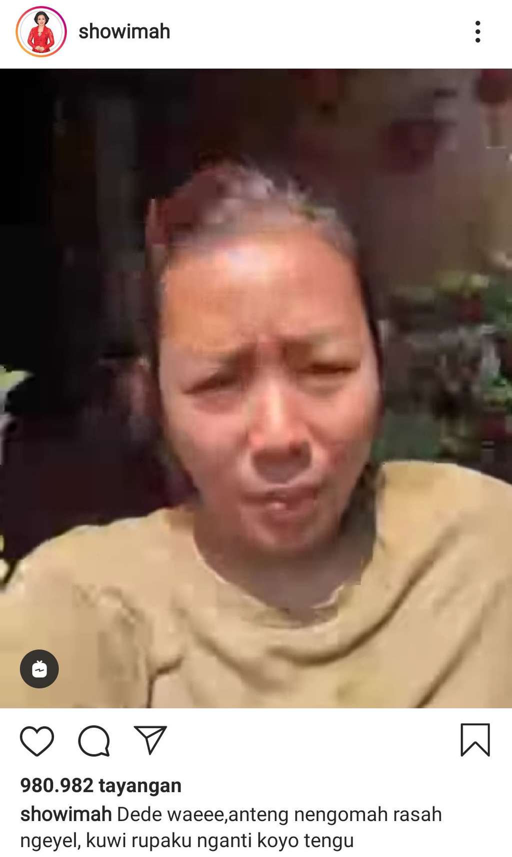 4 Gaya Nyeleneh Soimah Saat Berjemur, Bikin Ngakak!