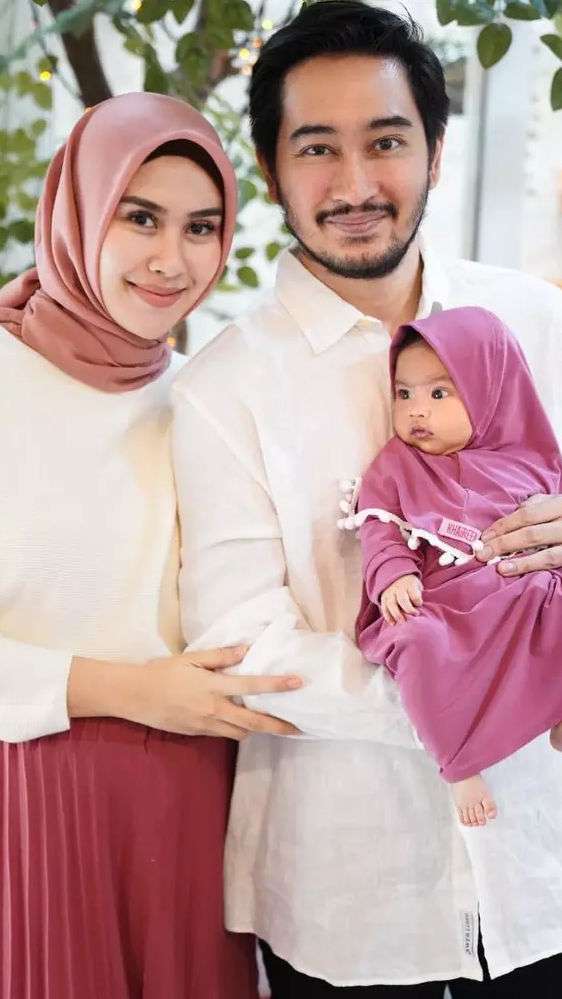 6 Potret Bayi Artis Pakai Hijab, Lucu dan Gemesin Pol!