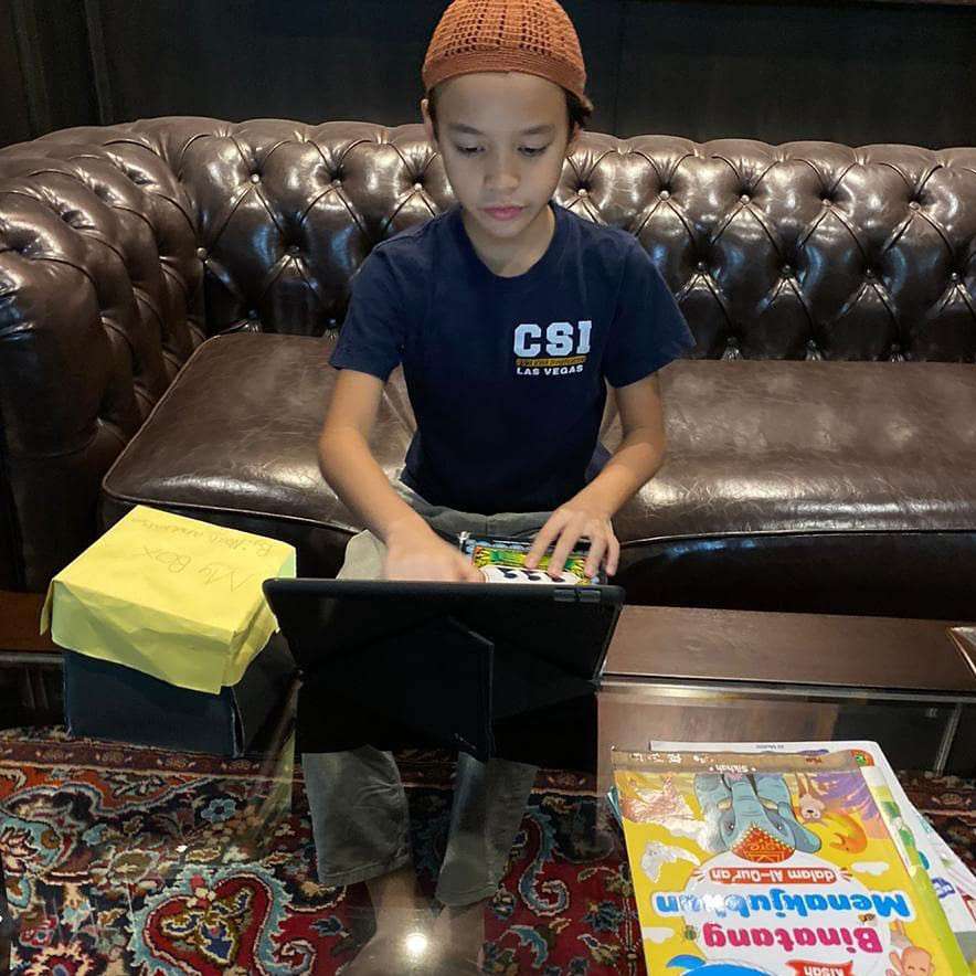 Momen Noah Sinclair, Putra BCL Belajar Ngaji Online