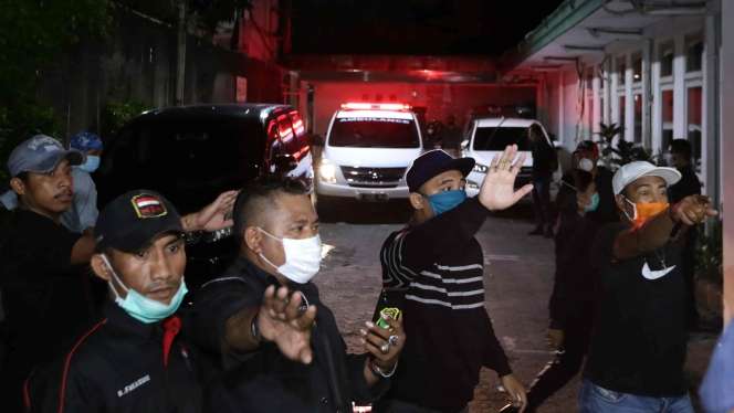 Detik-detik Jenazah Glenn Fredly Tinggalkan Rumah Sakit