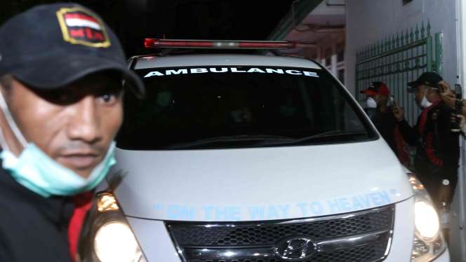 Detik-detik Jenazah Glenn Fredly Tinggalkan Rumah Sakit