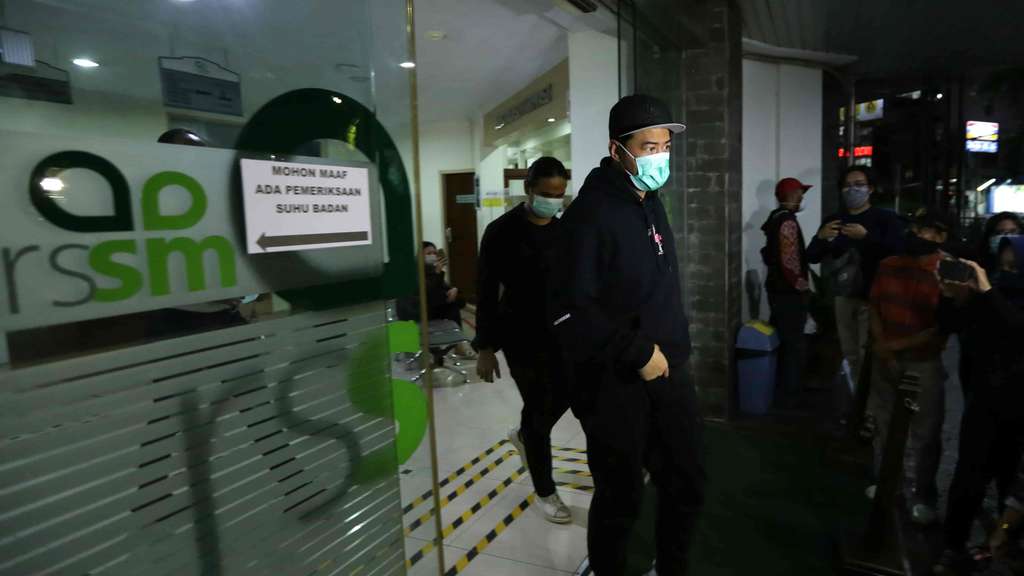 Detik-detik Jenazah Glenn Fredly Tinggalkan Rumah Sakit