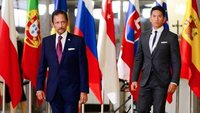 Potret 6 Pesona Pangeran Mateen, Auto Bikin Jatuh Hati!