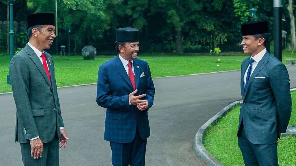 Potret 6 Pesona Pangeran Mateen, Auto Bikin Jatuh Hati!