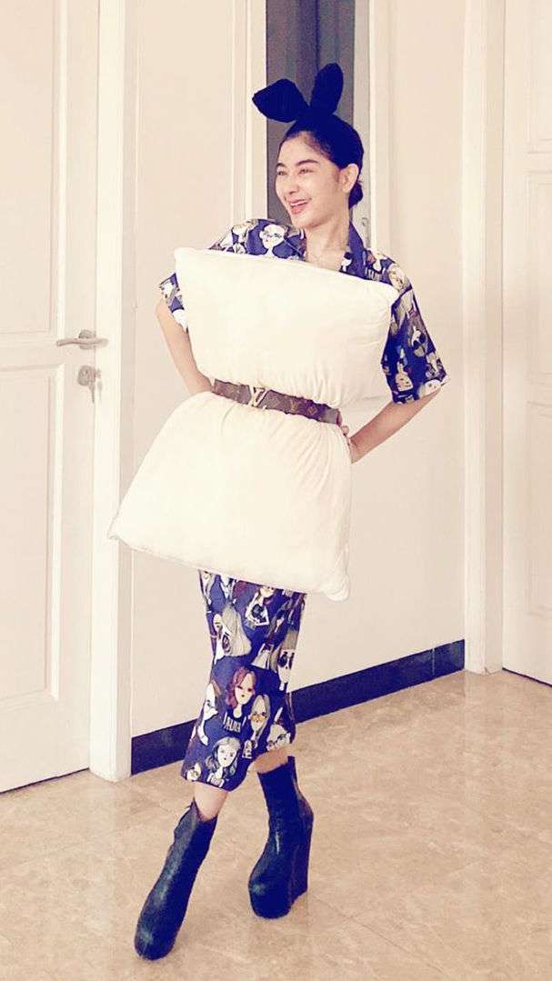 Penampilan 5 Seleb Ikut Pillow Challenge, Gayanya Cetar Banget