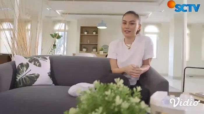 5 Potret Rumah Agnez Mo, Saking Luasnya Dapur Mirip Restoran