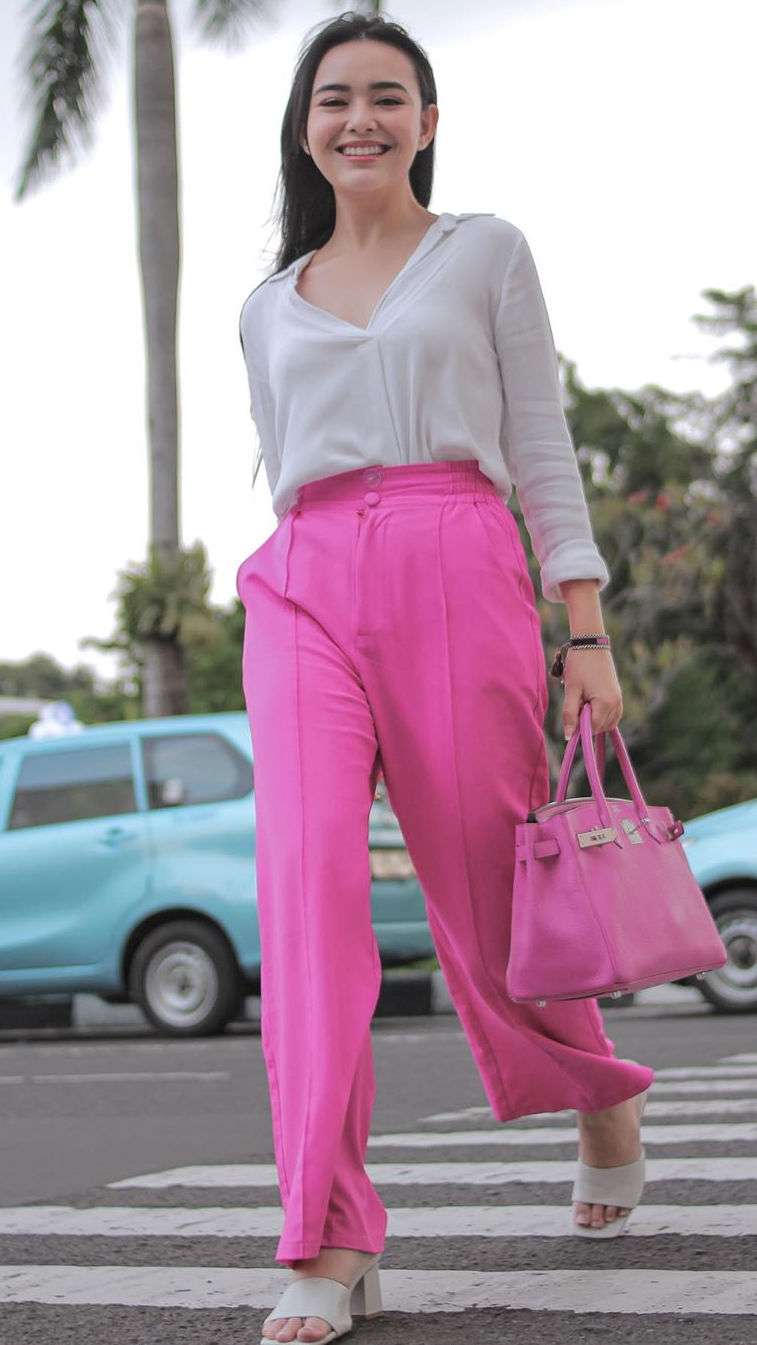 Banting Stir, 4 Seleb Ini Jual Makanan Hingga Barang Pribadi