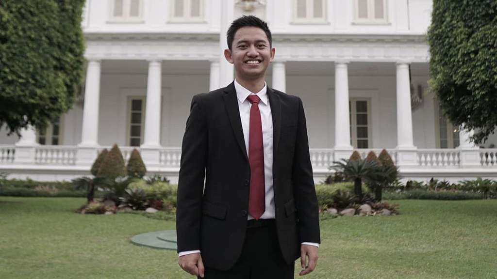5 Gaya Kece Belva Devara Mantan Stafsus Milenial Presiden