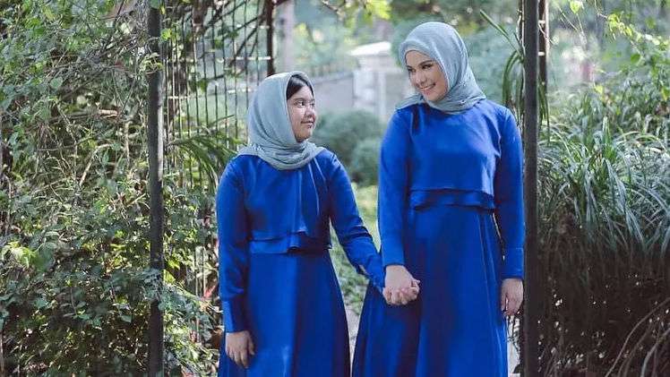 5 Potret Annisa Pohan dalam Balutan Hijab, Adem Banget!