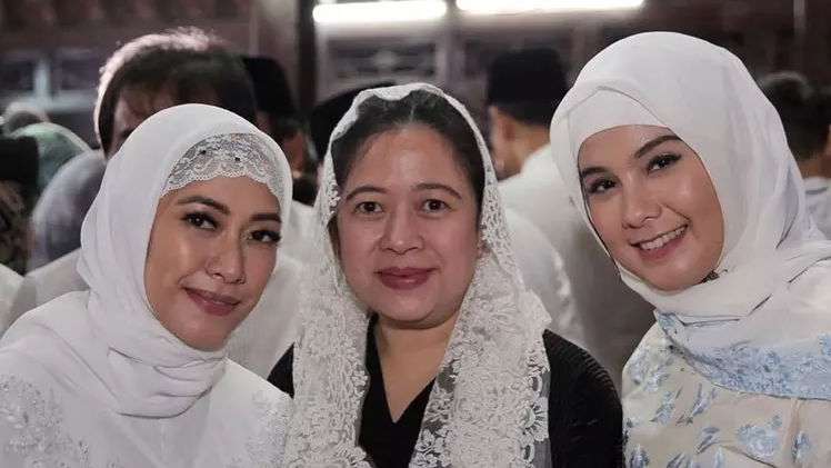 5 Potret Annisa Pohan dalam Balutan Hijab, Adem Banget!