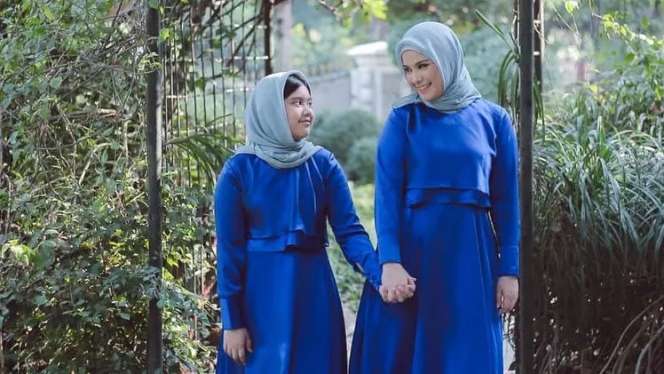 5 Potret Annisa Pohan dalam Balutan Hijab, Adem Banget!