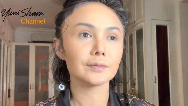 Pamer Rambut Beruban, 5 Selebritis Ini Tetap Cantik Memesona