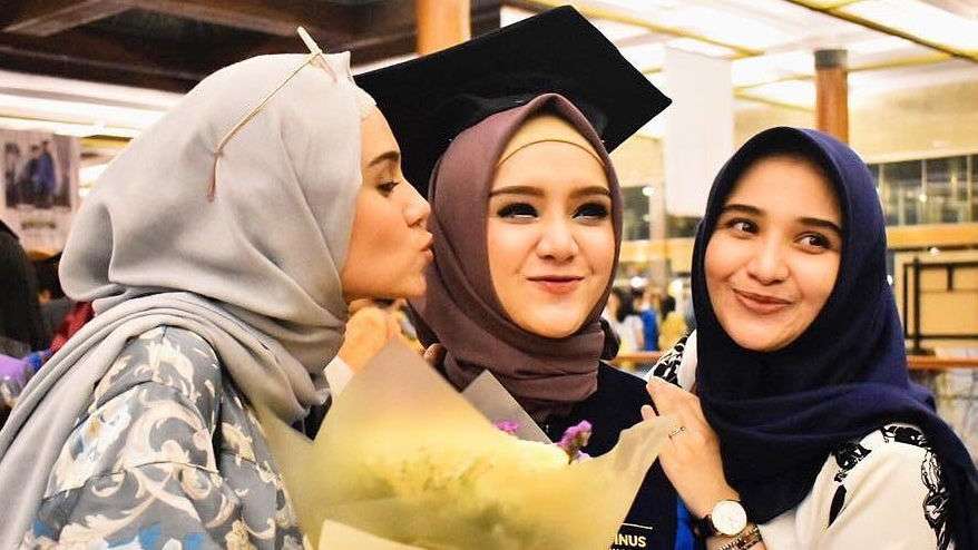 Potret Sarah Shahab, Pesinetron yang Jadi Dokter Pasien Corona