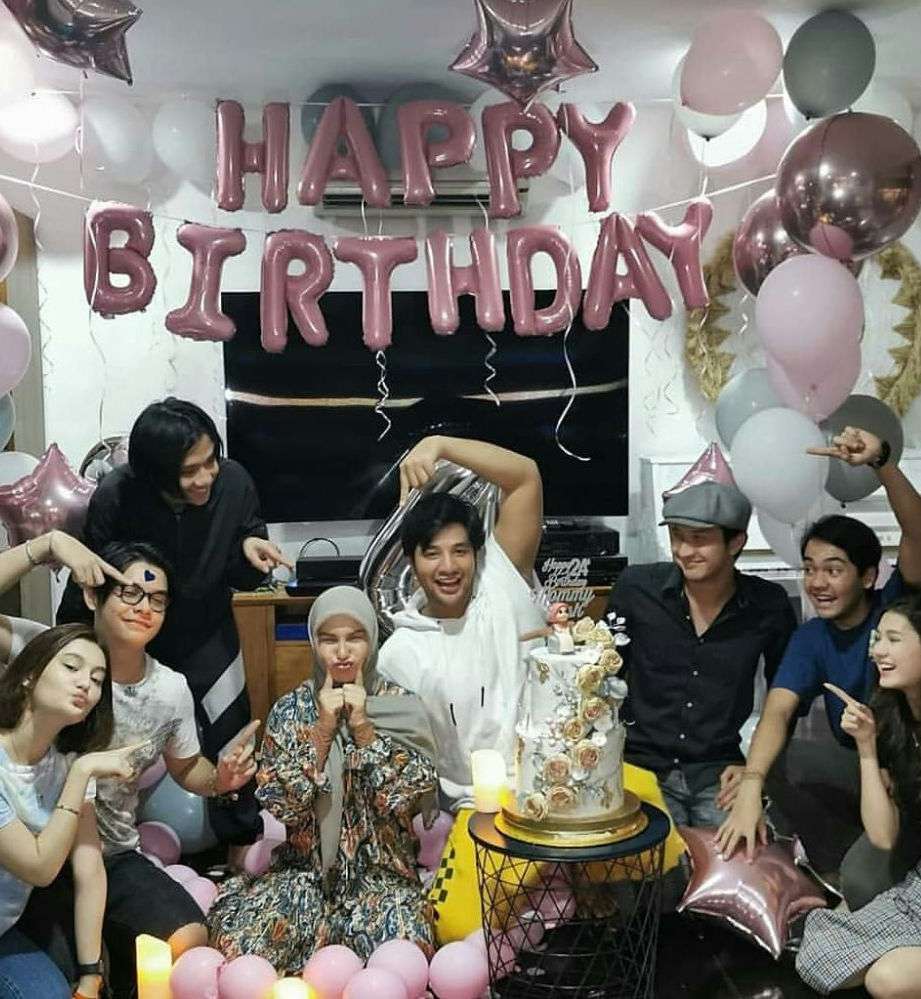 5 Momen Ulang Tahun Irish Bella ke-24, Meriah Meski di Rumah