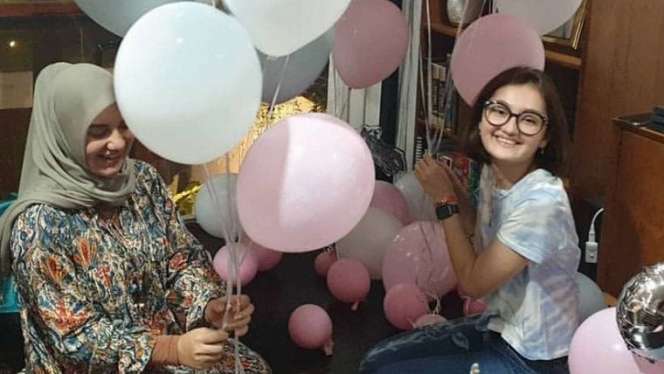 5 Momen Ulang Tahun Irish Bella ke-24, Meriah Meski di Rumah