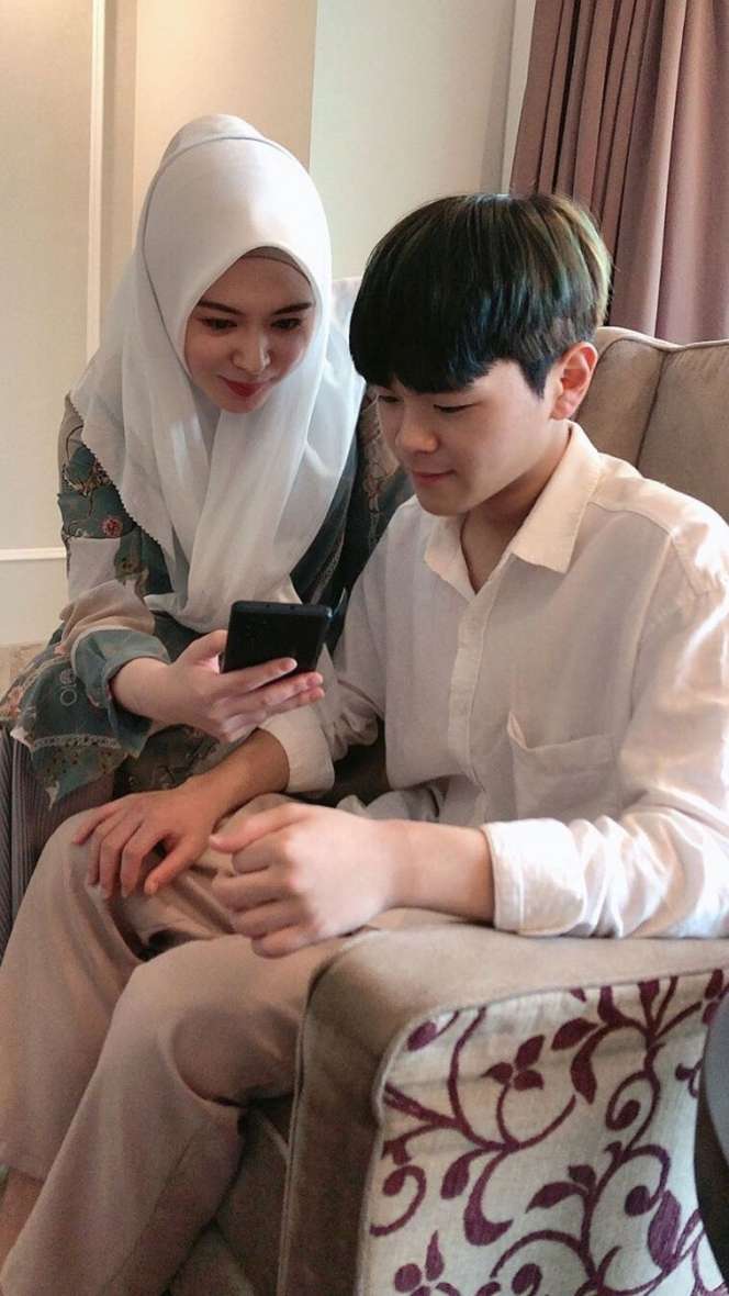 5 Momen Bahagia Ayana Moon Jalani Puasa Bareng Adik Usai Jadi 