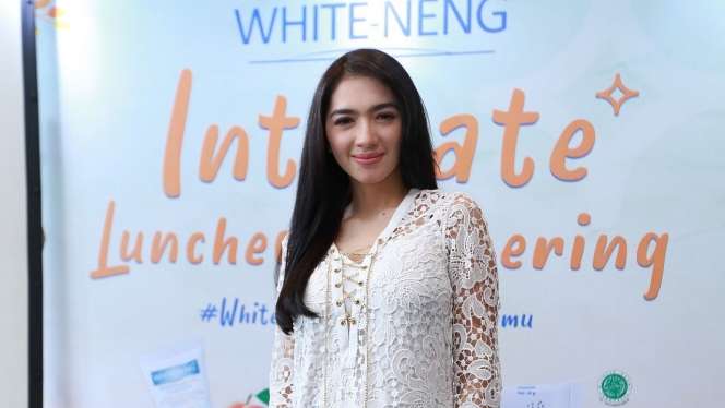 Pilu, 5 Seleb Ini Kehilangan Orangtua di Tengah Pandemi Corona