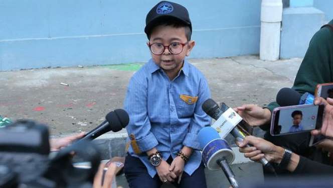 Pilu, 5 Seleb Ini Kehilangan Orangtua di Tengah Pandemi Corona