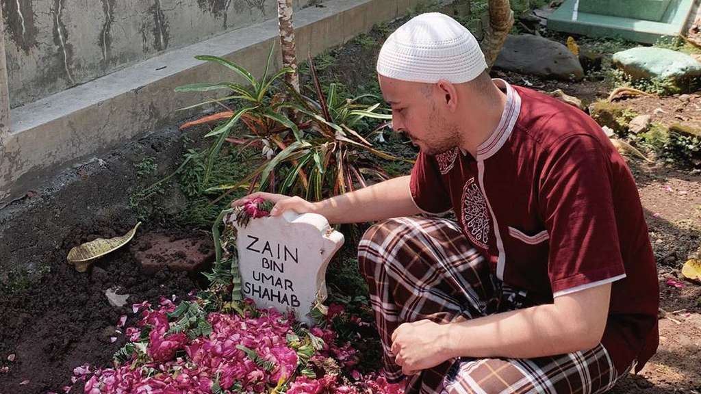 Pilu, 5 Seleb Ini Kehilangan Orangtua di Tengah Pandemi Corona